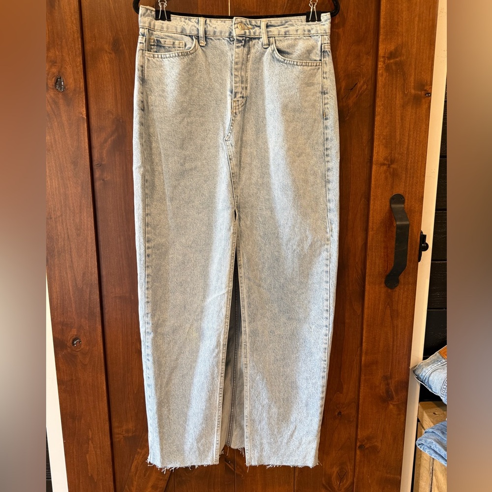 Light Blue‎ High-Waisted Jeans